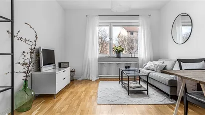 Nytt -23 duschrum! Attraktivt belägen & välplanerad tvåa med nytt -20 kök, granne med två parker