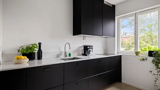 Bostadsrätter till salu i Nacka - foto 2