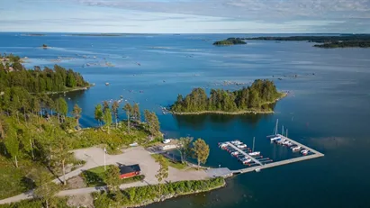 Vid havet! Helt NYTT enplanshus i en underbar skärgårdsmiljö på Eskön med möjlighet till båtplats
