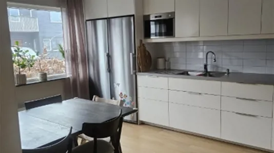 Radhus i Haninge - foto 3