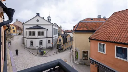 Pampig lägenhet mitt i Visby innerstad