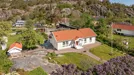 Hus till salu, Tanum, Fjällbacka, Kvillevägen<span class="blurred street-number" onclick="ProcessAdRequest(5876439)"><span class="hint">Se väg-nr</span>[xxxxxxxx]</span>