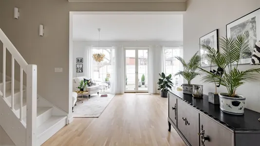 Bostadsrätter till salu i Nacka - foto 1