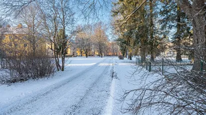 Afbeelding van: 690 000 kr. Går att hyra ut! Öppen planlösning, totalrenoverad med p-plats, nära sjukhus & högskolan