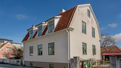 Visby - Charmig våning på Hällarna