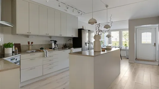 Bostadsrätter till salu i Nacka - foto 2
