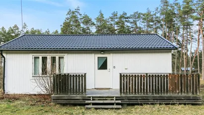 Afbeelding van: Trevligt fritidshus i Lindby, stor tomt, lugnt läge och framförallt ett bra hus - Välkomna!