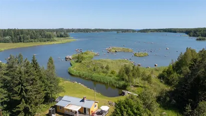 Strandtomt vid HAVET med egen brygga! Sommaridyll endast 25 minuter från Gävles stadskärna!