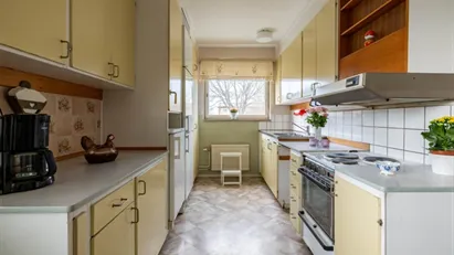 Ljus gavellägenhet med balkong