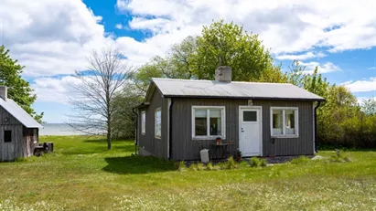 Fantastiskt läge på Fårö alldeles intill stranden