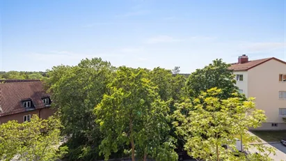 Bostadsrätt till salu i Västerort