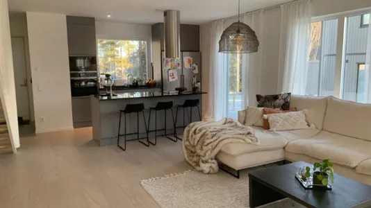Radhus i Huddinge - foto 3