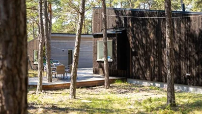 Fastighet på Fårö med två påkostade bostadshus