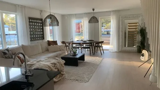 Radhus i Huddinge - foto 1