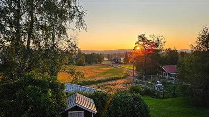 Renoverat från 30-talet med blicken på Hälsinglands blånande berg