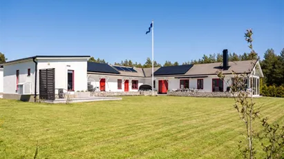 Exklusivt och välbyggt nära Tofta strand