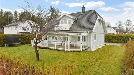 Hus i Järfälla - foto 1