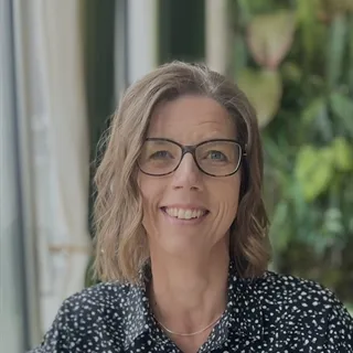 Tvättmaskin och gärna en balkong eller uteplats beroende på våning.