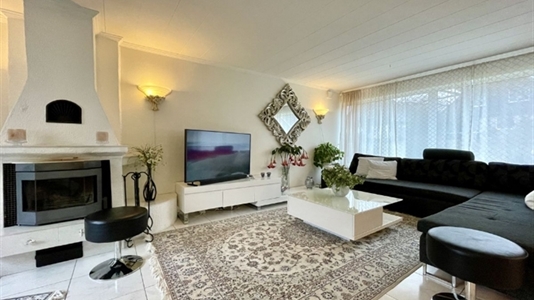 147 m2 villa i Upplands Väsby att hyra