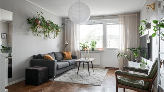 57 m2 lägenhet i Huddinge att hyra